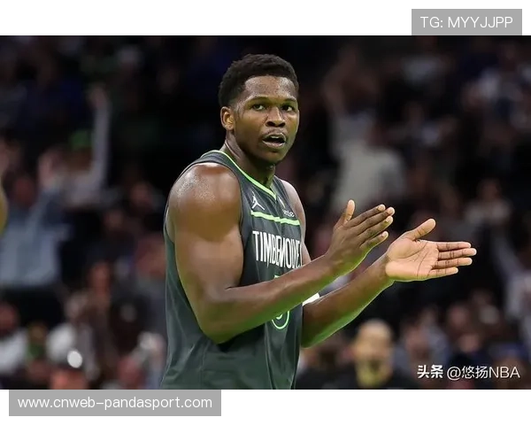 森林狼主场沸腾：爱德华兹隔扣引嘘声，唐斯外线三分回应