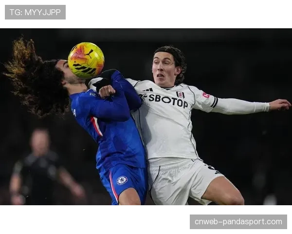 富勒姆门将扑救布莱顿单刀，威尔逊任意球划完美弧线